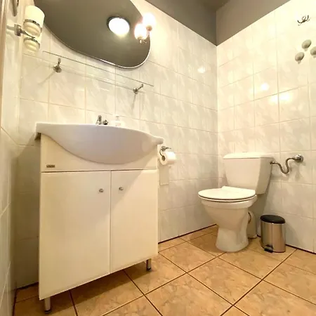 Πανσιόν Jarzebinowa 17 *
